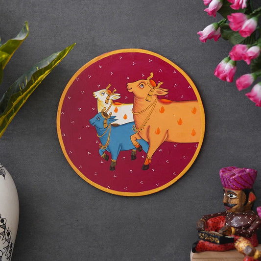 Handcrafted Pichwai Plate with Three Sacred Cows – FunkiIndia